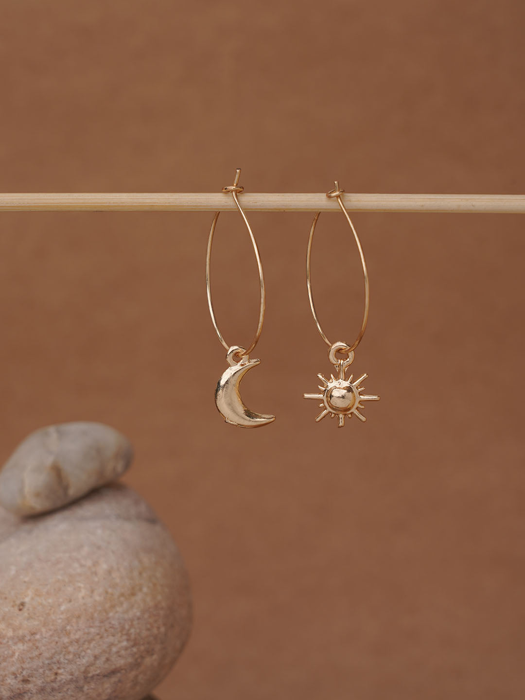 Mismatched Sun Moon Earring