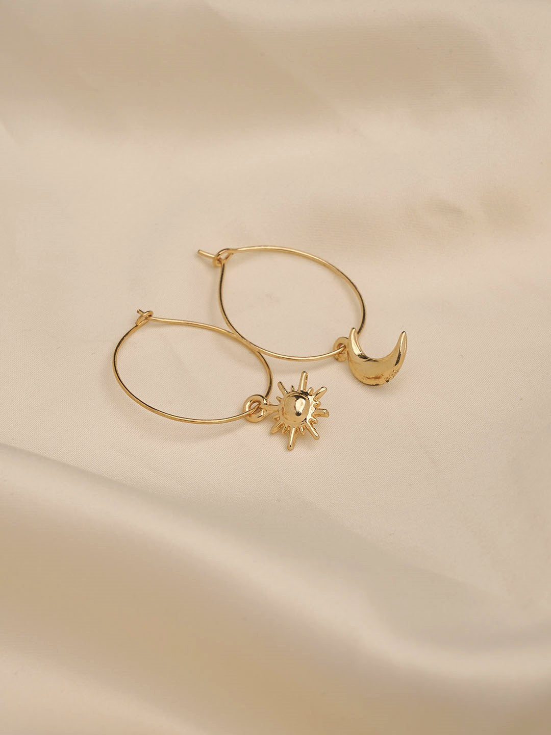 Mismatched Sun Moon Earring