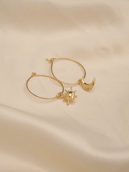 Mismatched Sun Moon Earring